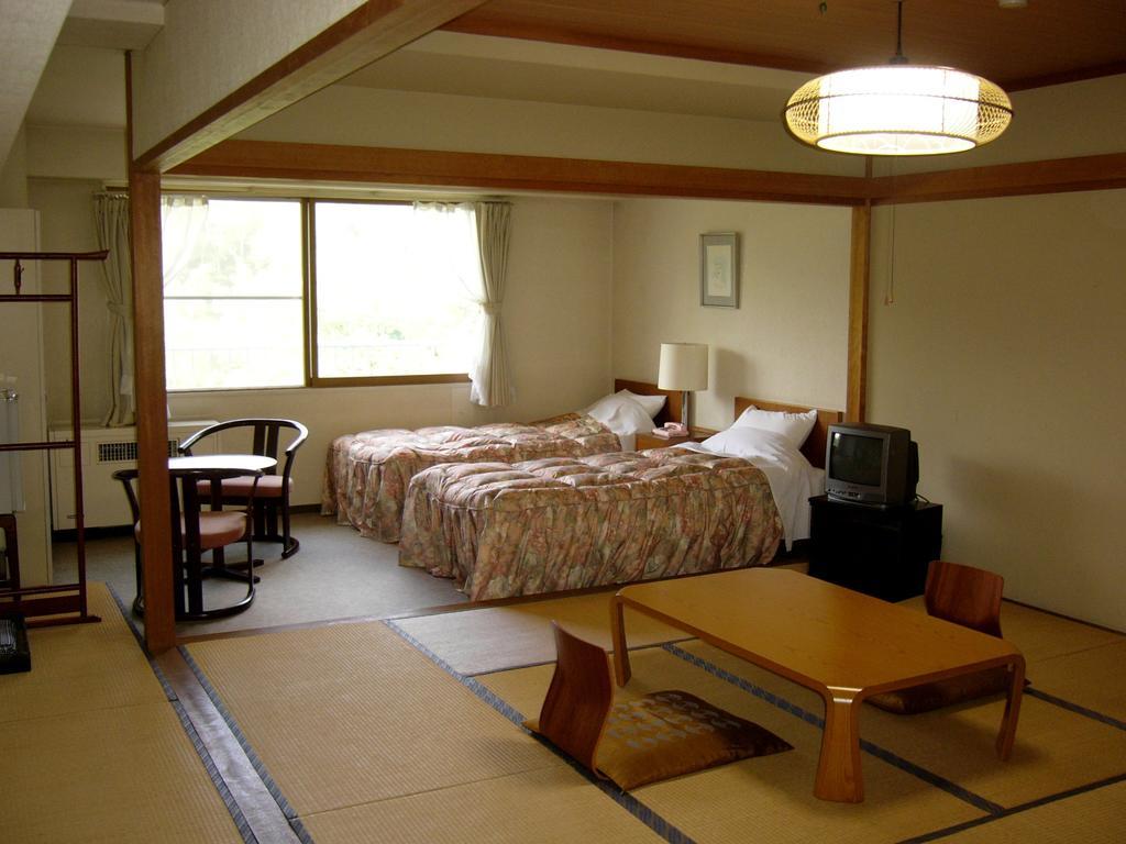 Kidoike Onsen Hotel Яманучи Екстериор снимка