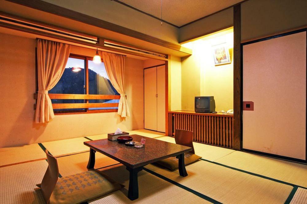 Kidoike Onsen Hotel Яманучи Екстериор снимка